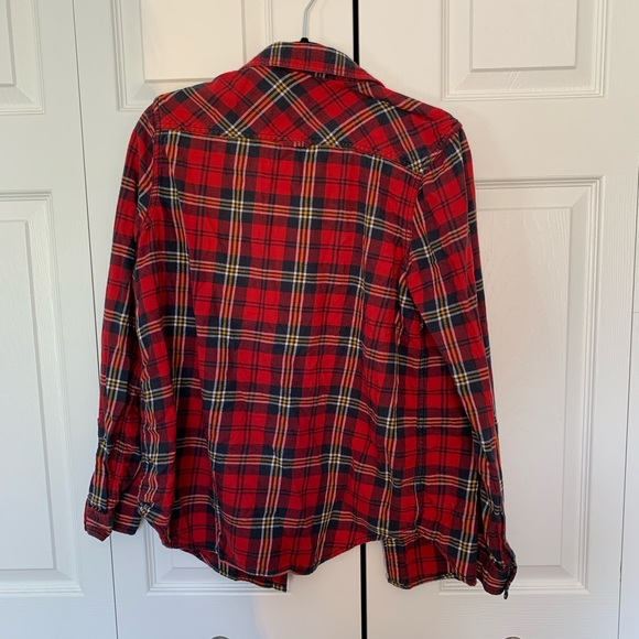 Red Roots Button Up Flannel 🍎 - Picture 4 of 4